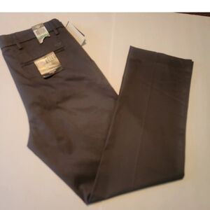 Dockers Iron Free Straight Fit Flat Front Gray No Wrinkle Pants 34x32 NWT
